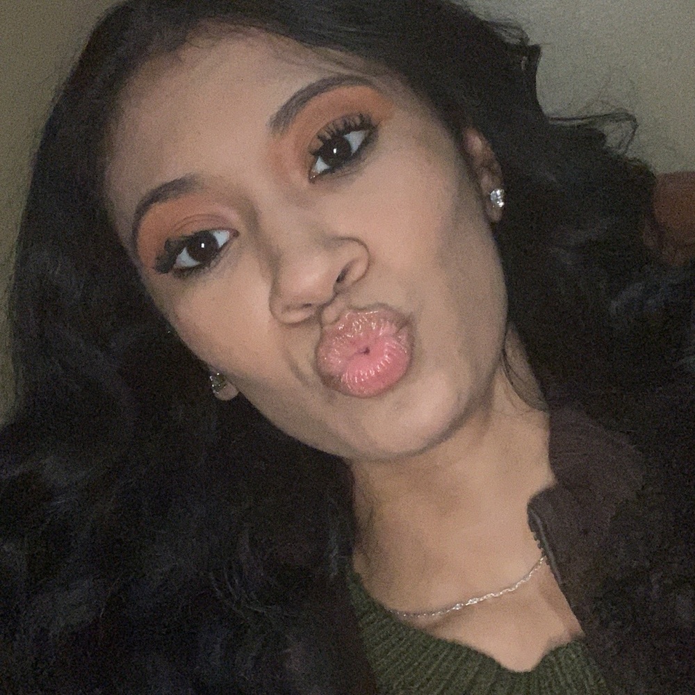 Meet your Posher, Mahogani